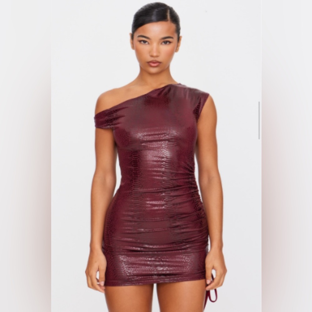 One-Shoulder Burgundy Dress